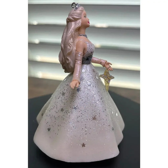 Hallmark Ornament Celebration Barbie Special '2001' - Picture 5 of 14